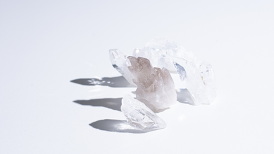 THE HEALING POWERS OF CRYSTAL QUARTZ – Review at Frenchonista