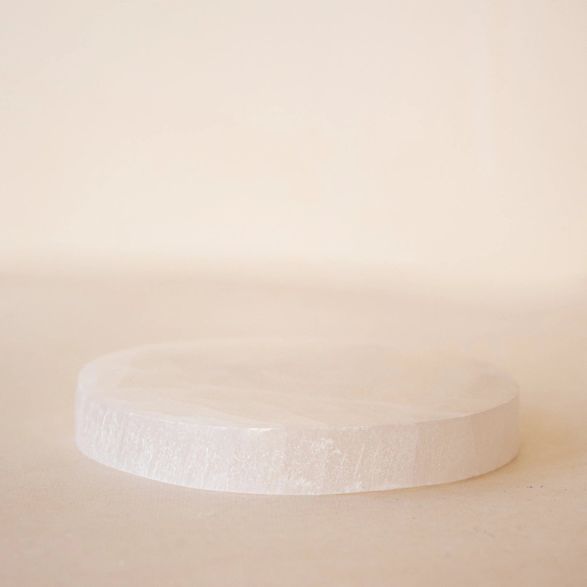 ANASCRYSTALCARE Decorative Plates Selenite Neutral Plate