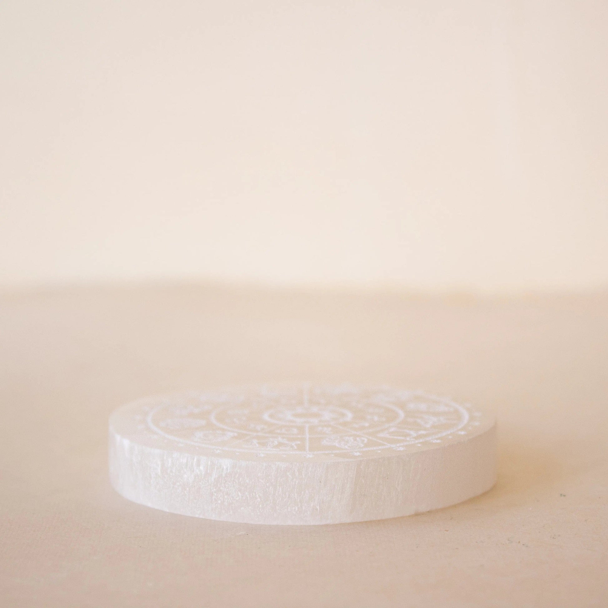 ANASCRYSTALCARE Decorative Plates Selenite Zodiac Plate