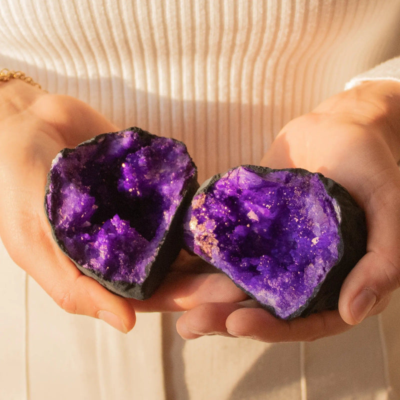 ANASCRYSTALCARE Purple Quartz Crystal Geode