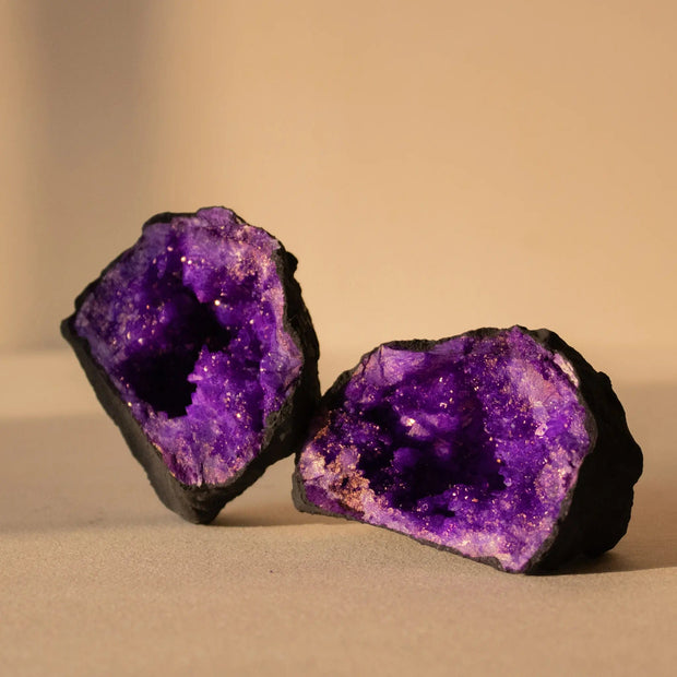 ANASCRYSTALCARE Purple Quartz Crystal Geode