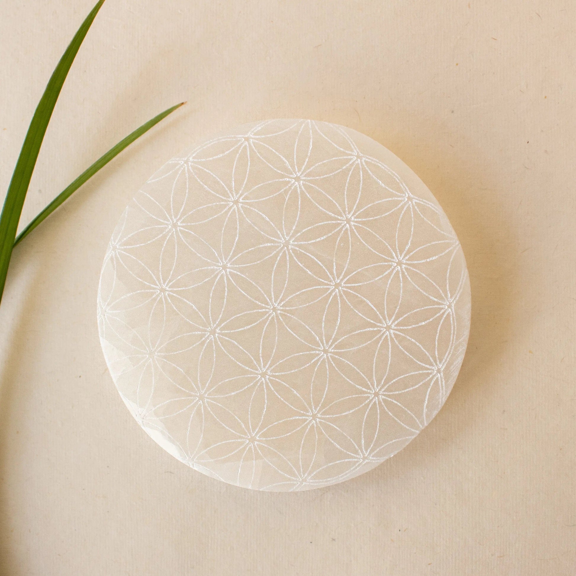 ANASCRYSTALCARE Selenite Flower of Life Plate
