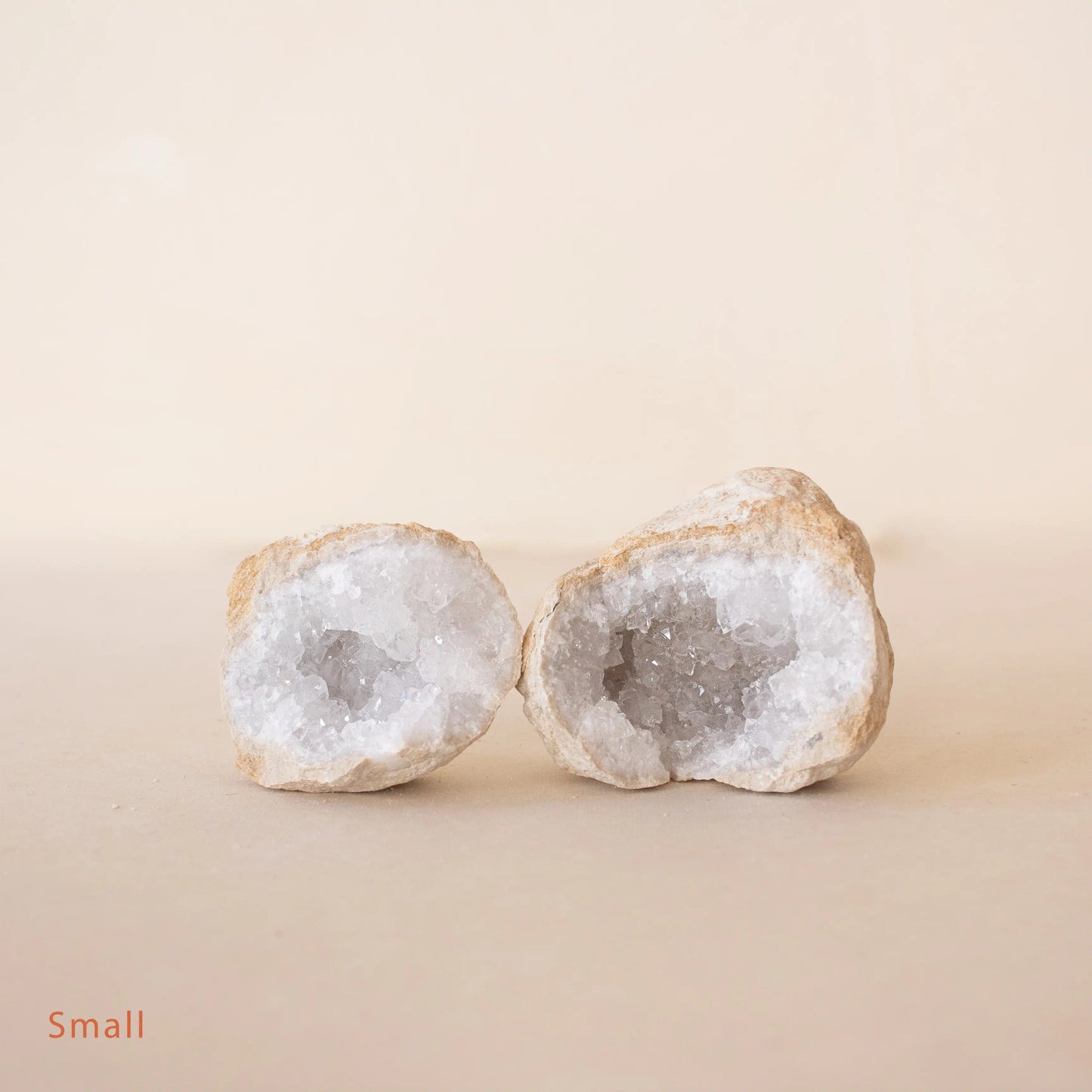 ANASCRYSTALCARE Small Quartz Crystal Geode